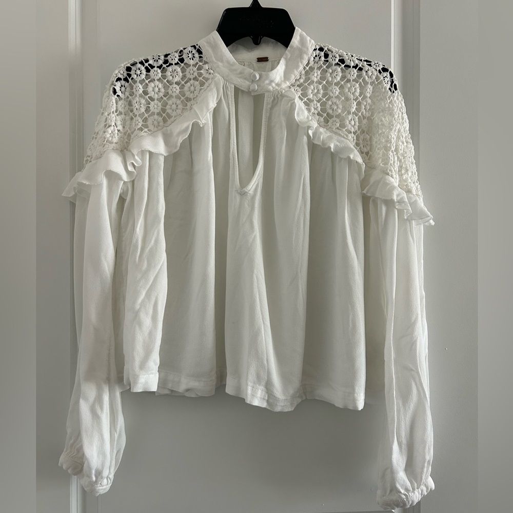 FREE PEOPLE • White Laced Flowy Blouse • M/L